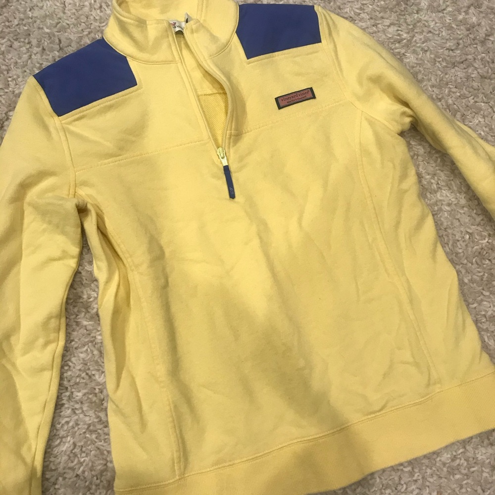 Vineyard Vines Shep sweatshirt.